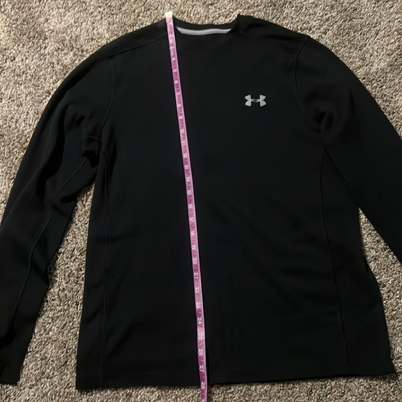Man under armour shirt - Picture 3 of 6